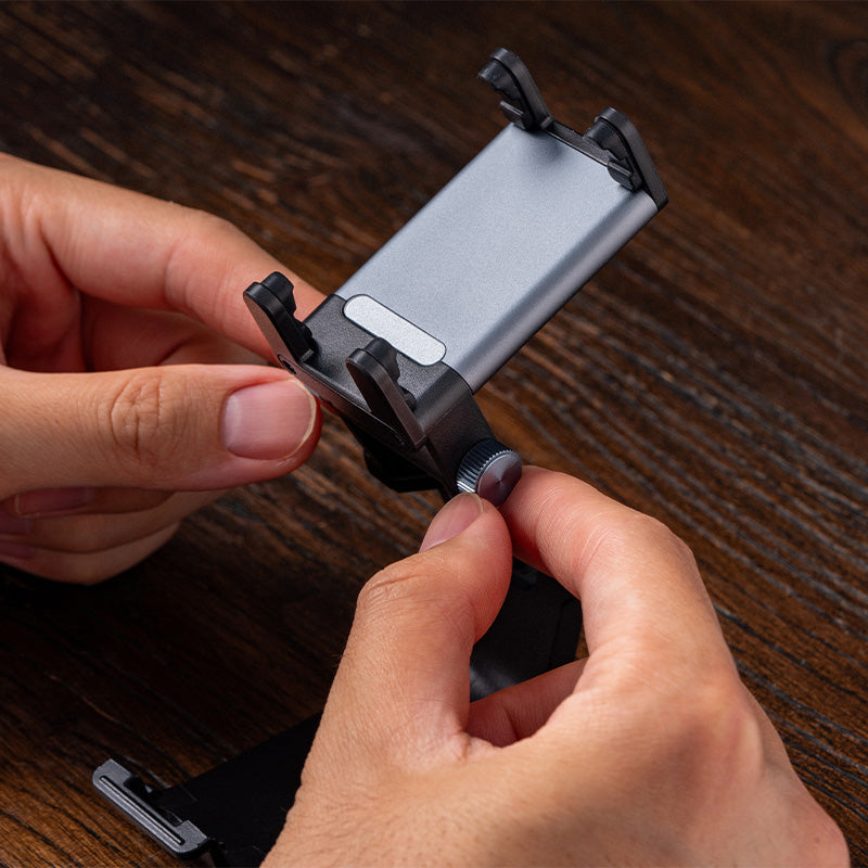 8BitDo Mobile Gaming Clip for Xbox Controllers image 9